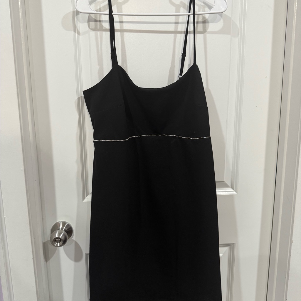 Arula Black Mini Dress With Subtle Detailing